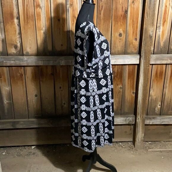 INC International Concepts woman dress beading black white 3X FIRM on PRICE - Picture 4 of 4